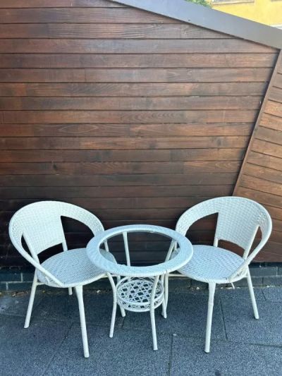 Градински ратанов комплект – 2 стола с маса и поставка – бял ратан