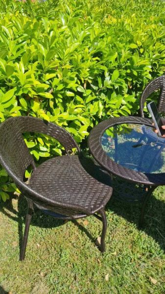 Градински ратанов комплект – 2 стола с маса и поставка