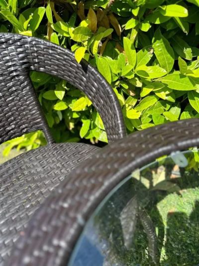 Градински ратанов комплект – 2 стола с маса и поставка