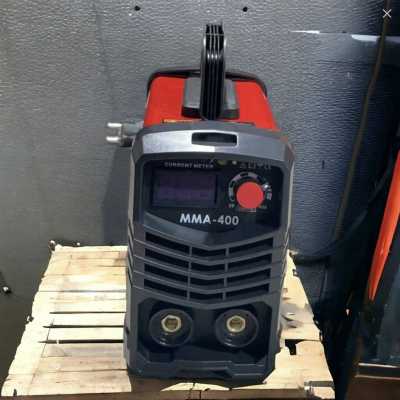 НЕМСКИ Инверторен Електрожен 400А WerkBull с дисплей и куфар + 7 подаръка