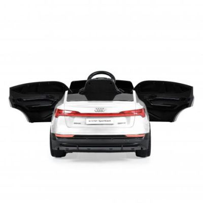 Акумулаторен джип Audi Sportback бял